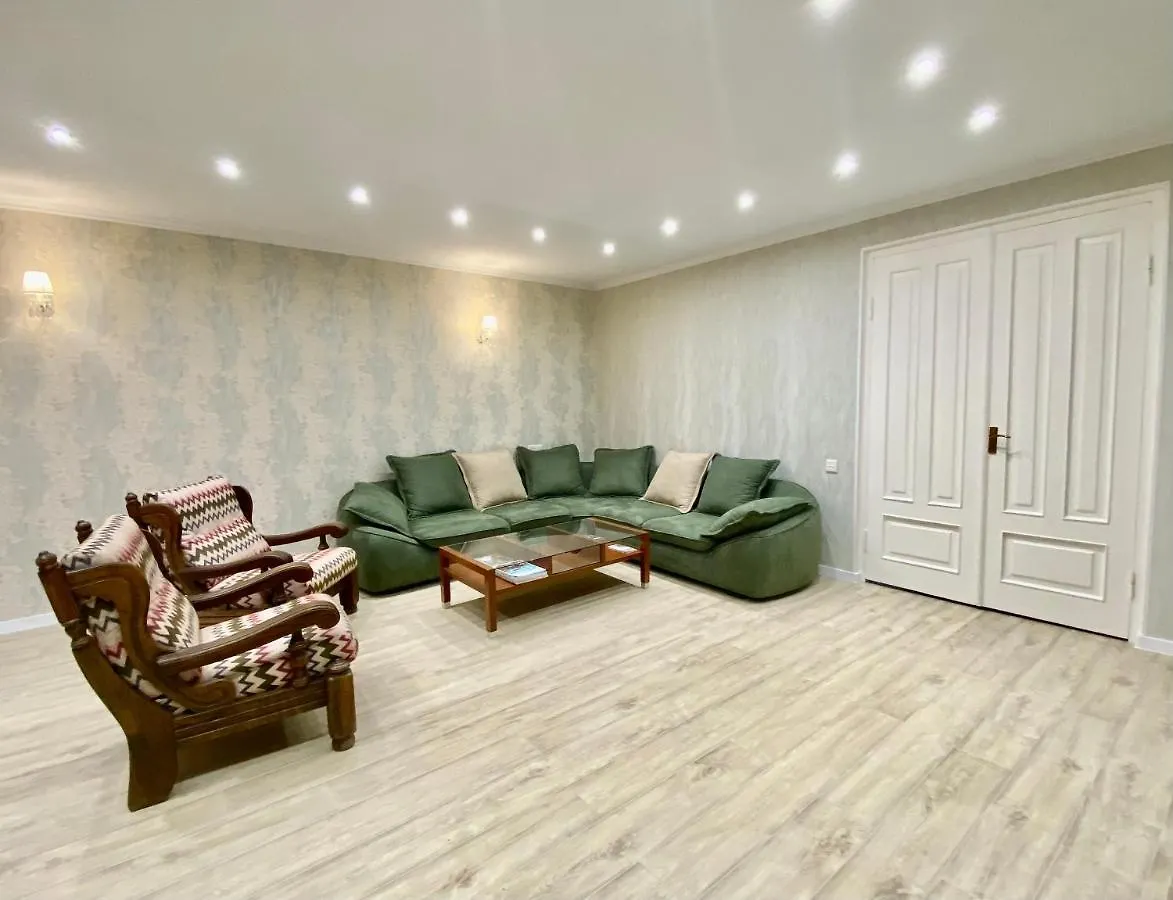 Spacious Dinamo Apartment 트빌리시