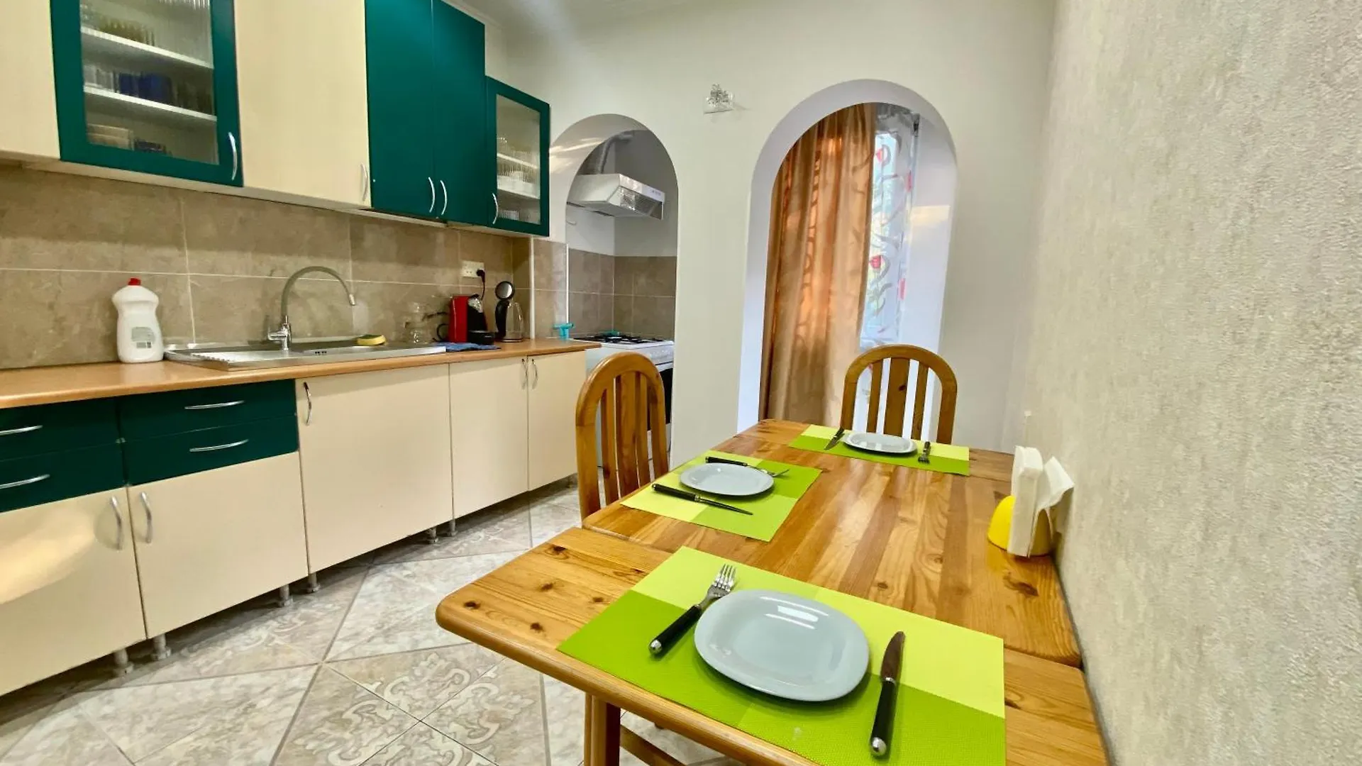 Spacious Dinamo Apartment 트빌리시